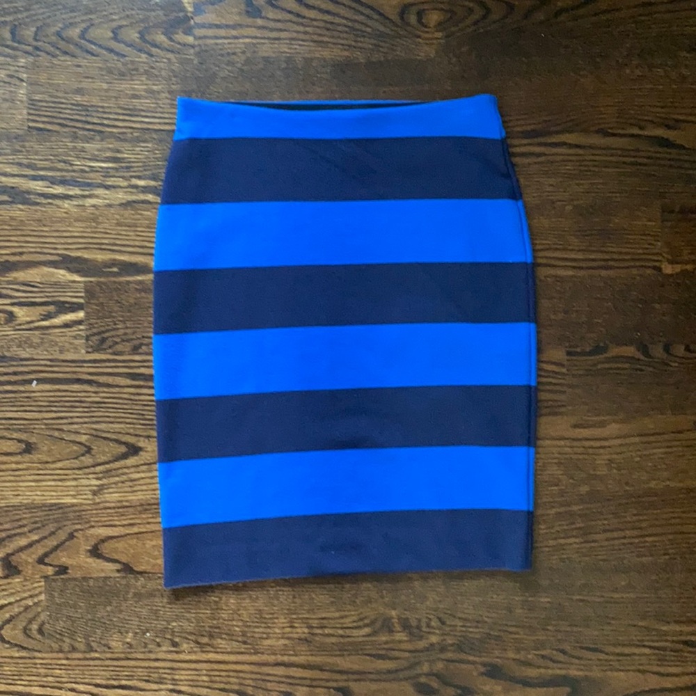 Knit skirt with comfort waist band